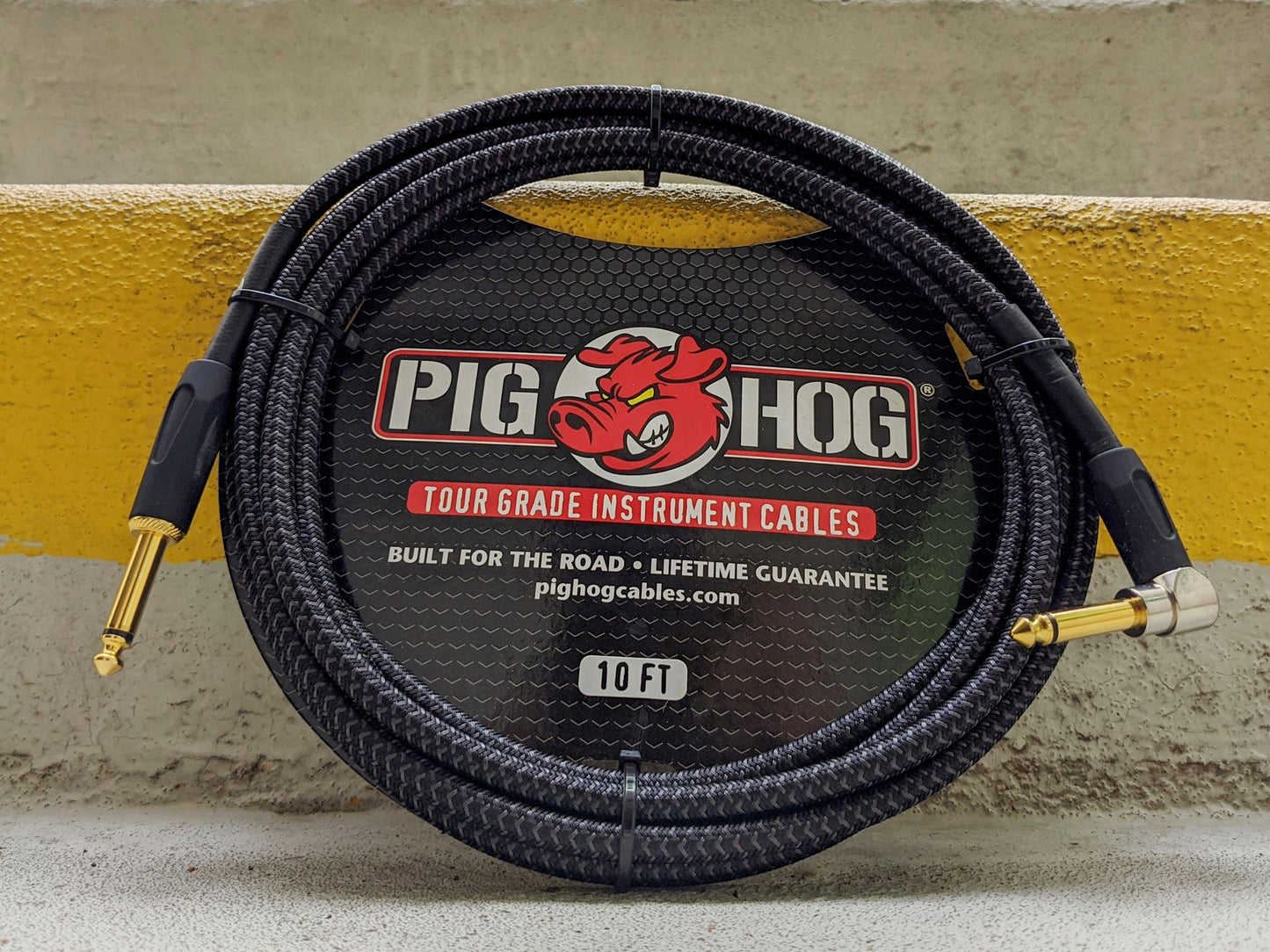 Pig Hog Black Woven Tour Grade Instrument Cable 1/4" to 1/4" Right Angle 20ft PCH20BKR